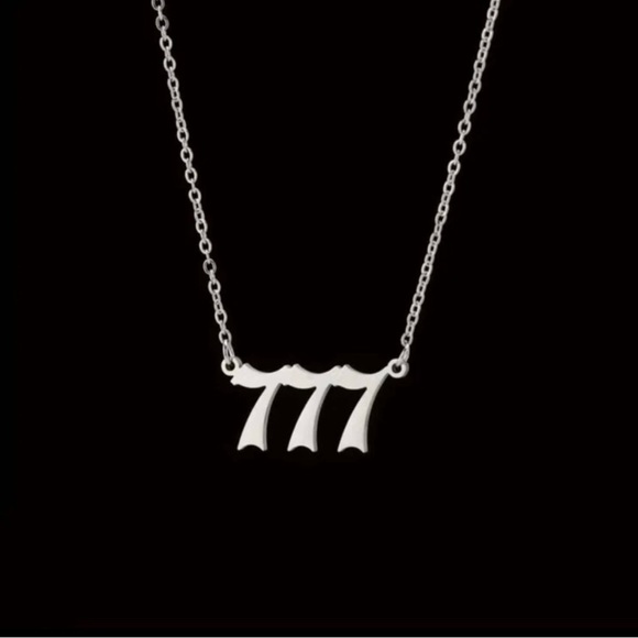 “777” good luck necklace 🍀​​​